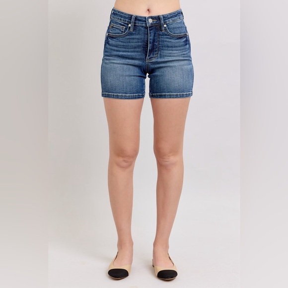 Judy Blue Desiree Full Size High Waisted Two-Tone Shorts